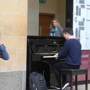 日本美女亚洲人尿尿
